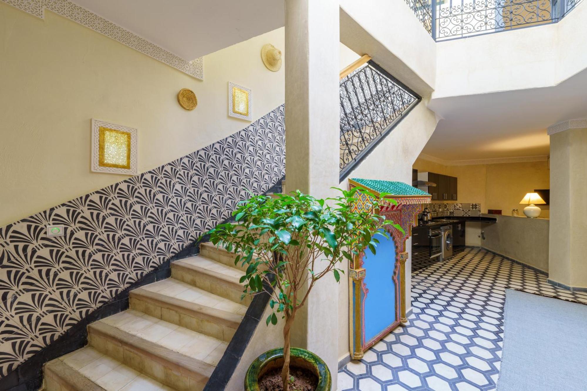 Riad 4 Chambres - Piscine & Petit Dejeuner Gratuit - Wifi Fibre Optique Марракеш Экстерьер фото