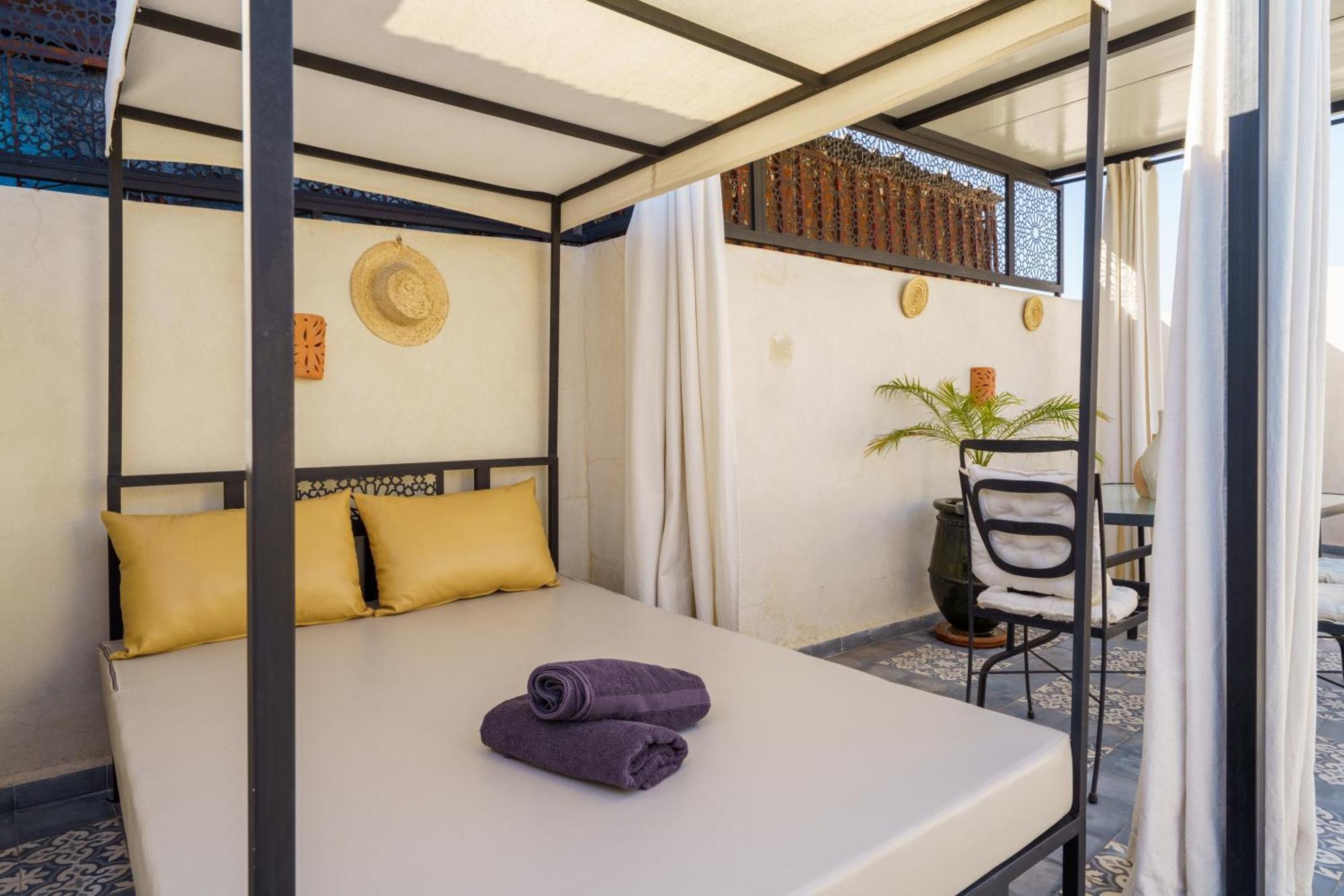 Riad 4 Chambres - Piscine & Petit Dejeuner Gratuit - Wifi Fibre Optique Марракеш Экстерьер фото