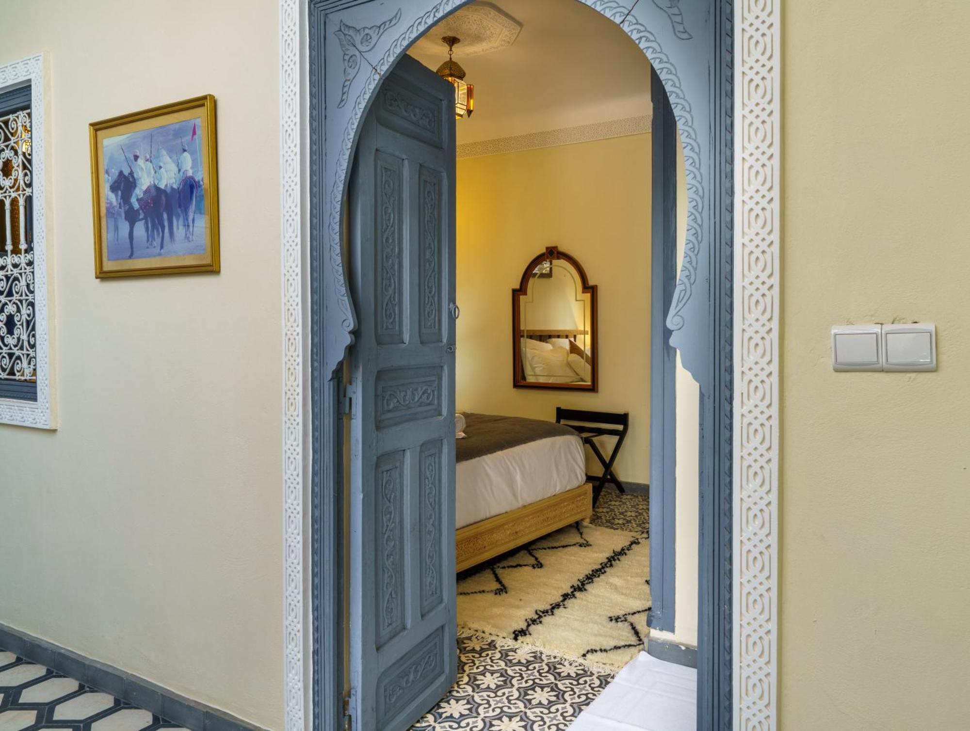 Riad 4 Chambres - Piscine & Petit Dejeuner Gratuit - Wifi Fibre Optique Марракеш Экстерьер фото