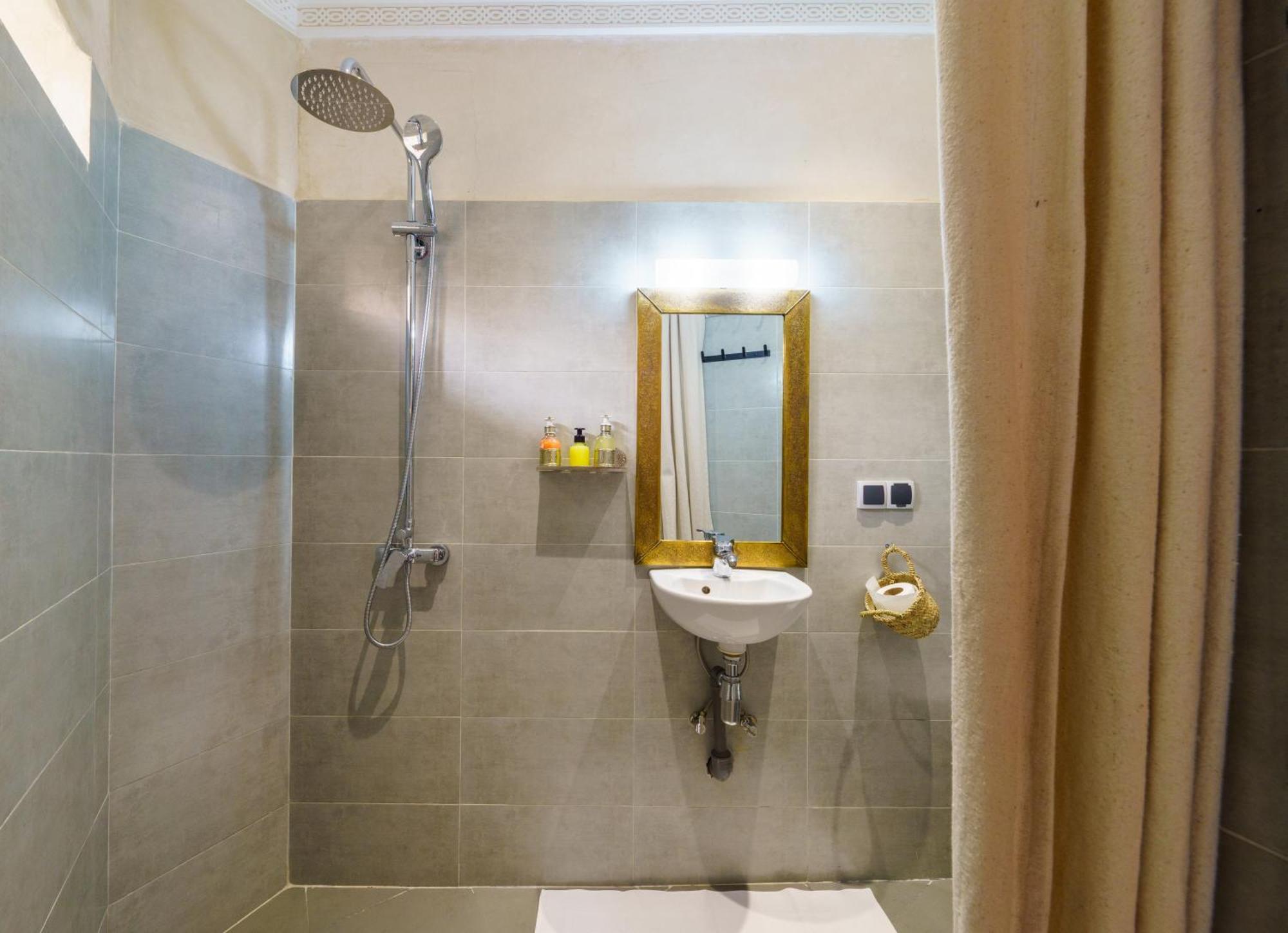 Riad 4 Chambres - Piscine & Petit Dejeuner Gratuit - Wifi Fibre Optique Марракеш Экстерьер фото